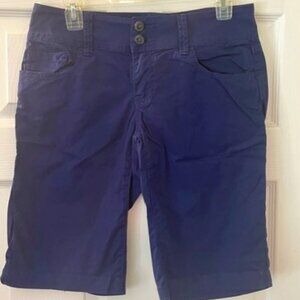 CABI Women's Blue 100% Cotton Flat Front Bermuda Shorts Size 4